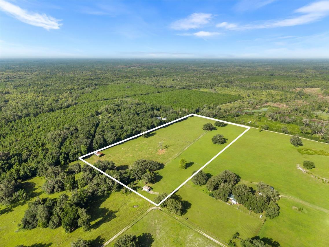 390 SE 30th Ave., Trenton, FL 32693