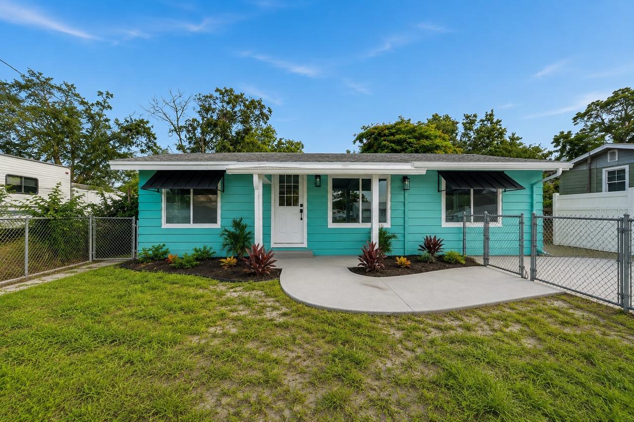 5541 Kensington St., Sarasota, FL 34232