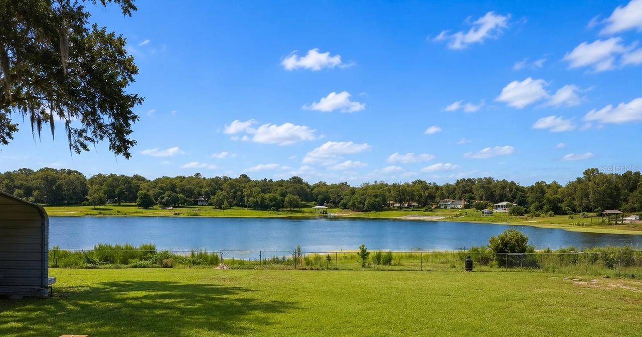 172 E Cowpen Lake Point Rd., Hawthorne, FL 32640