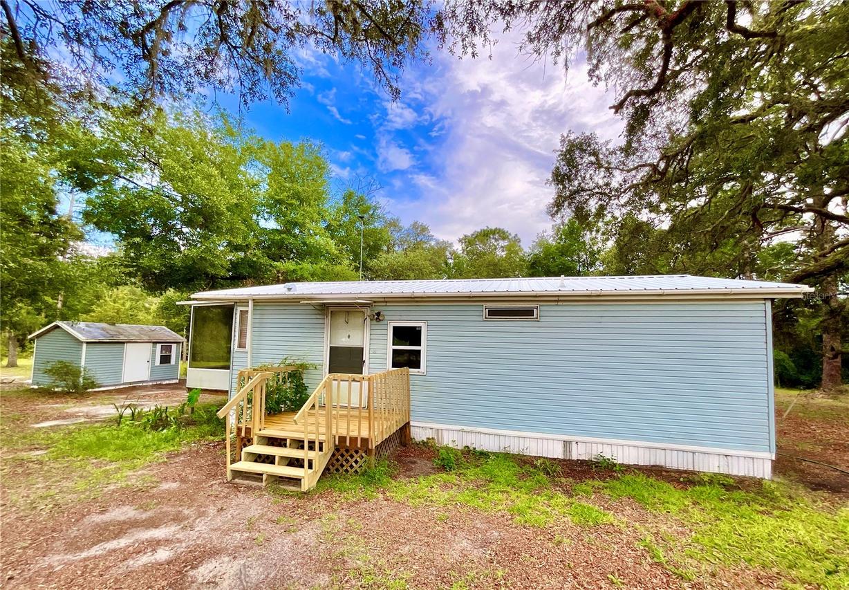 107 Crystal Lake Dr., Melrose, FL 32666