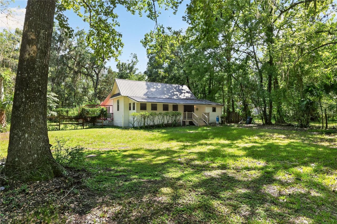 9350 NW 230 St., Micanopy, FL 32667
