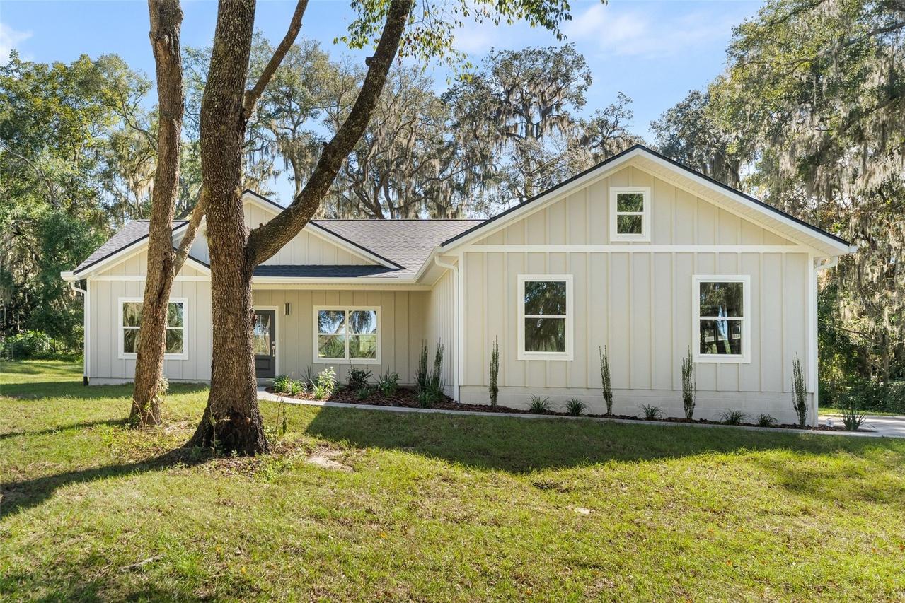 377 SE 4th Ave., Melrose, FL 32666