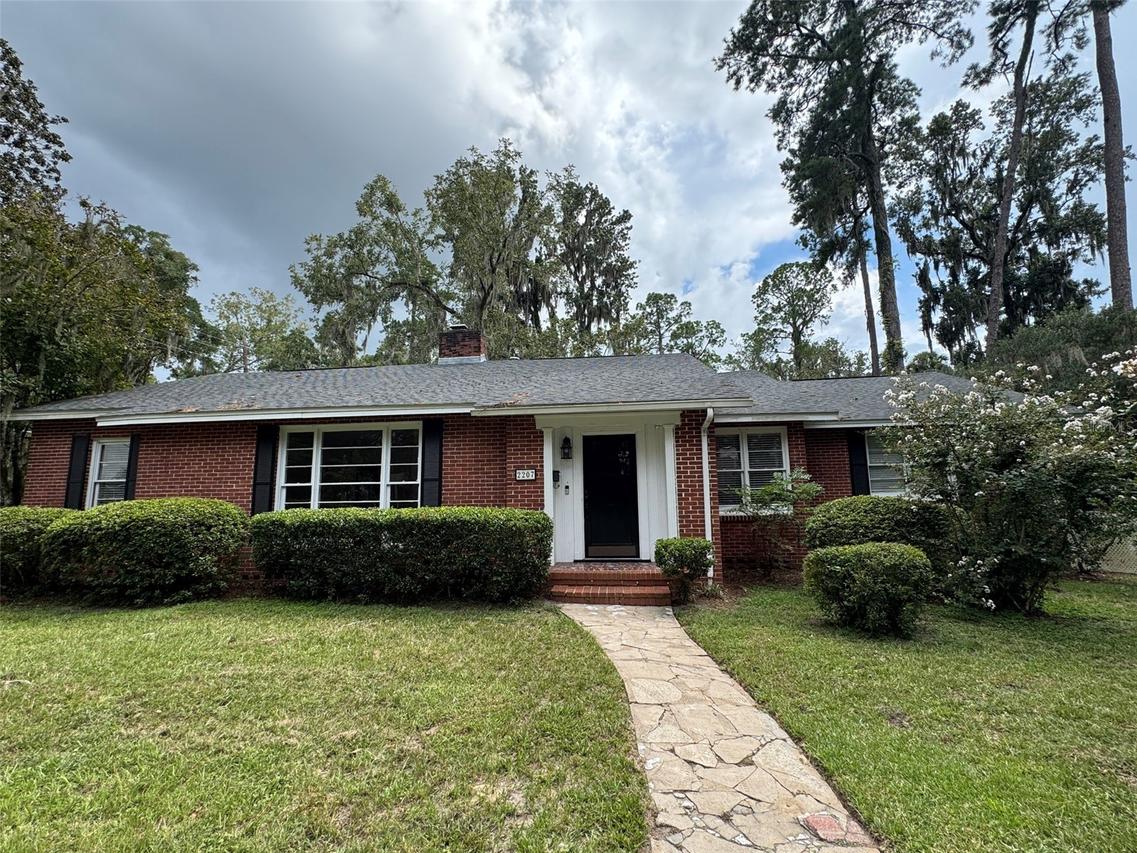 2207 NW 2nd Ave., Gainesville, FL 32603