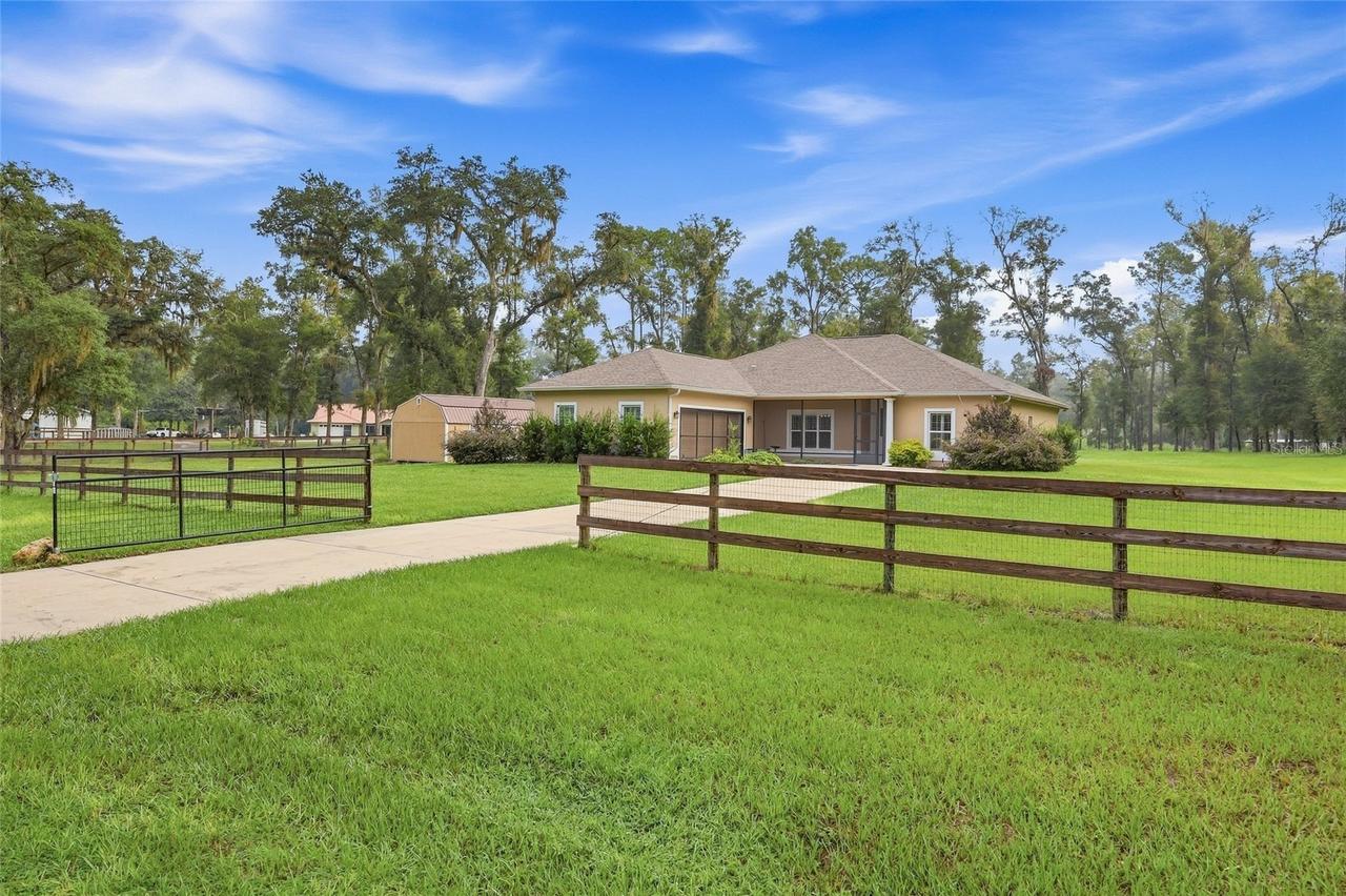 16 Lakeside Dr., Ocala, FL 34482