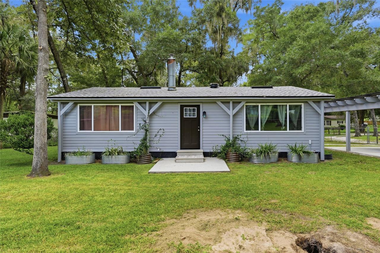 18467 NW 57th Ct., Reddick, FL 32686