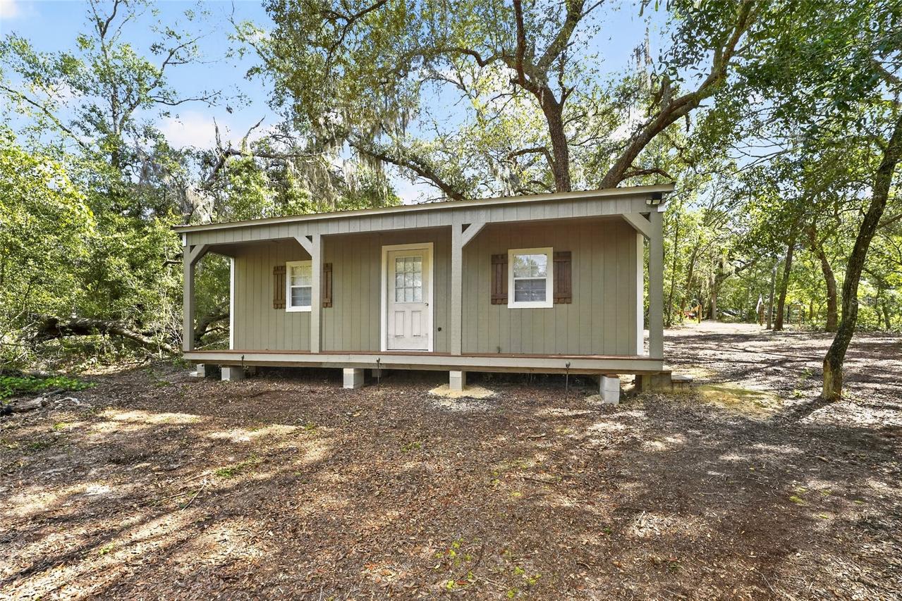 129 Viola Dr., Hawthorne, FL 32640