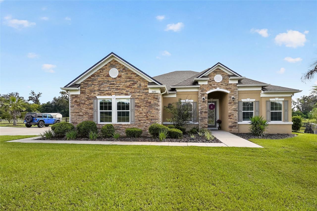 5697 SW 215th Ter., Newberry, FL 32669