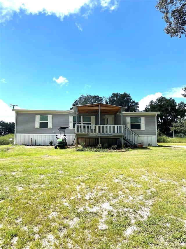 453 Old Hawthorne Rd., Hawthorne, FL 32640