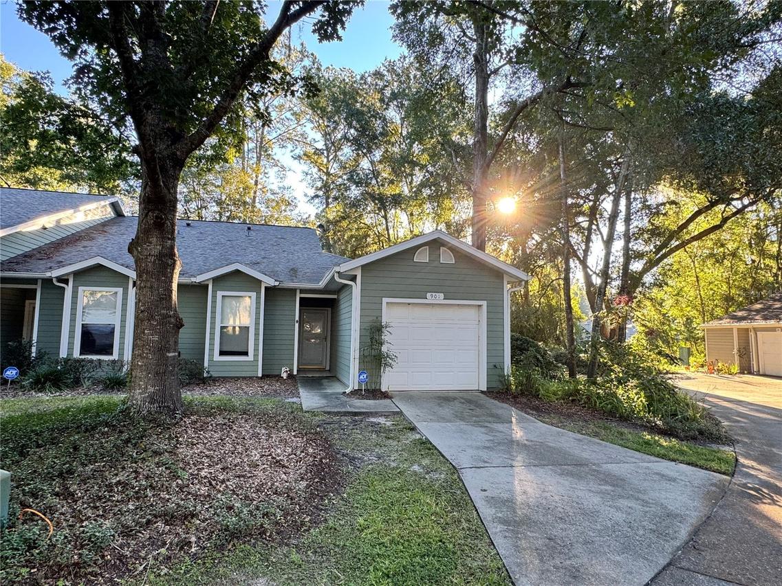 901 NW 124th Dr., Newberry, FL 32669