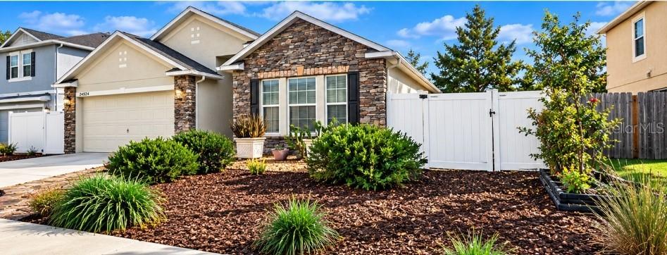 24524 SW 11th Rd., Newberry, FL 32669