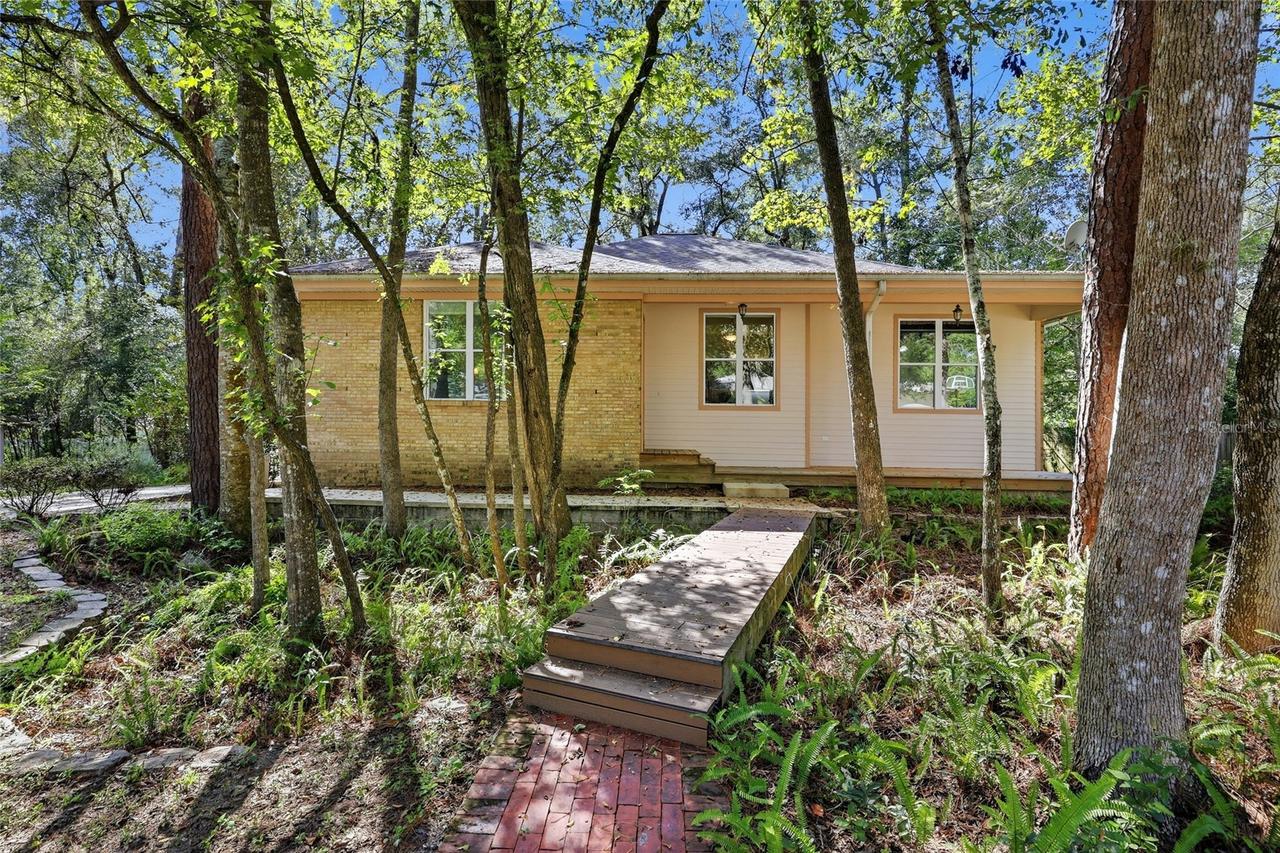 406 NW 28th Ter., Gainesville, FL 32607