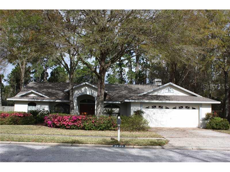 1645 Woodridge Ct., Lutz, FL 33559