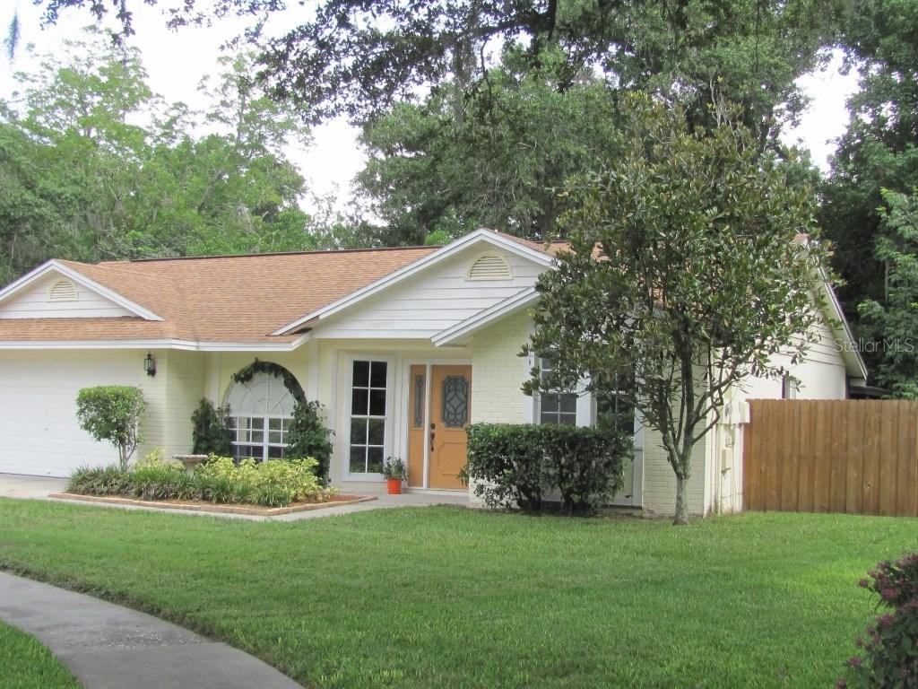 18305 Groveside Pl., Lutz, FL 33549