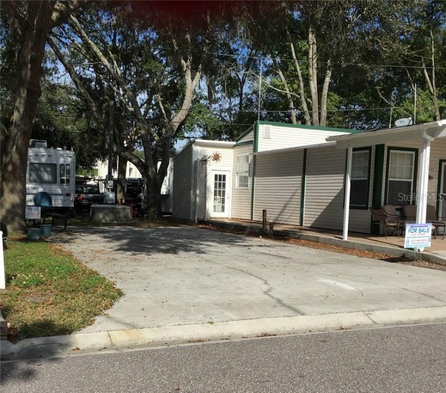 21188 Lazy Days Cir. #54, Lutz, FL 33558