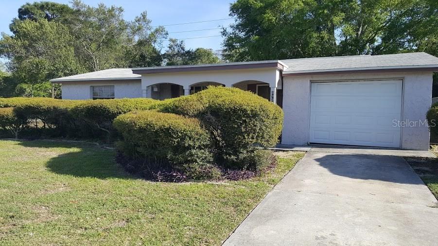 3730 Beacon Square Dr., Holiday, FL 34691