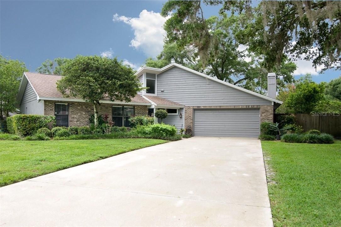 916 Hollyshore Dr, Lutz, FL 33548