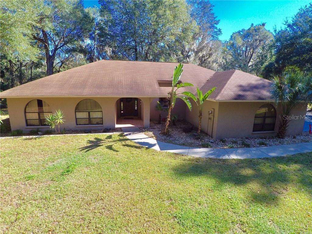 8422 Southwood Oaks St., Lithia, FL 33547