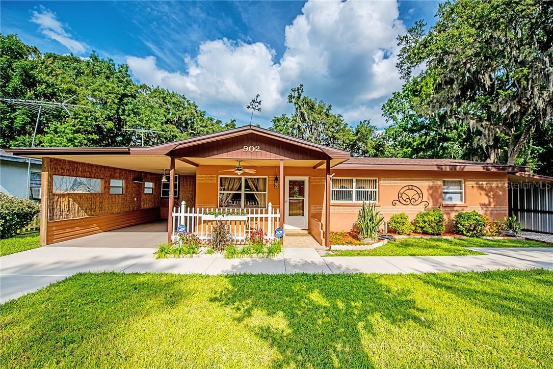 902 Whiteway Dr., Brooksville, FL 34601