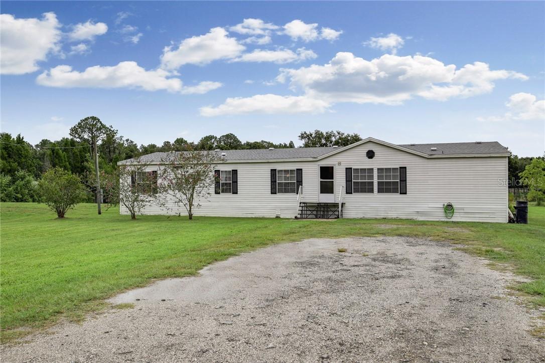 38312 Baltimore Ave., Zephyrhills, FL 33540