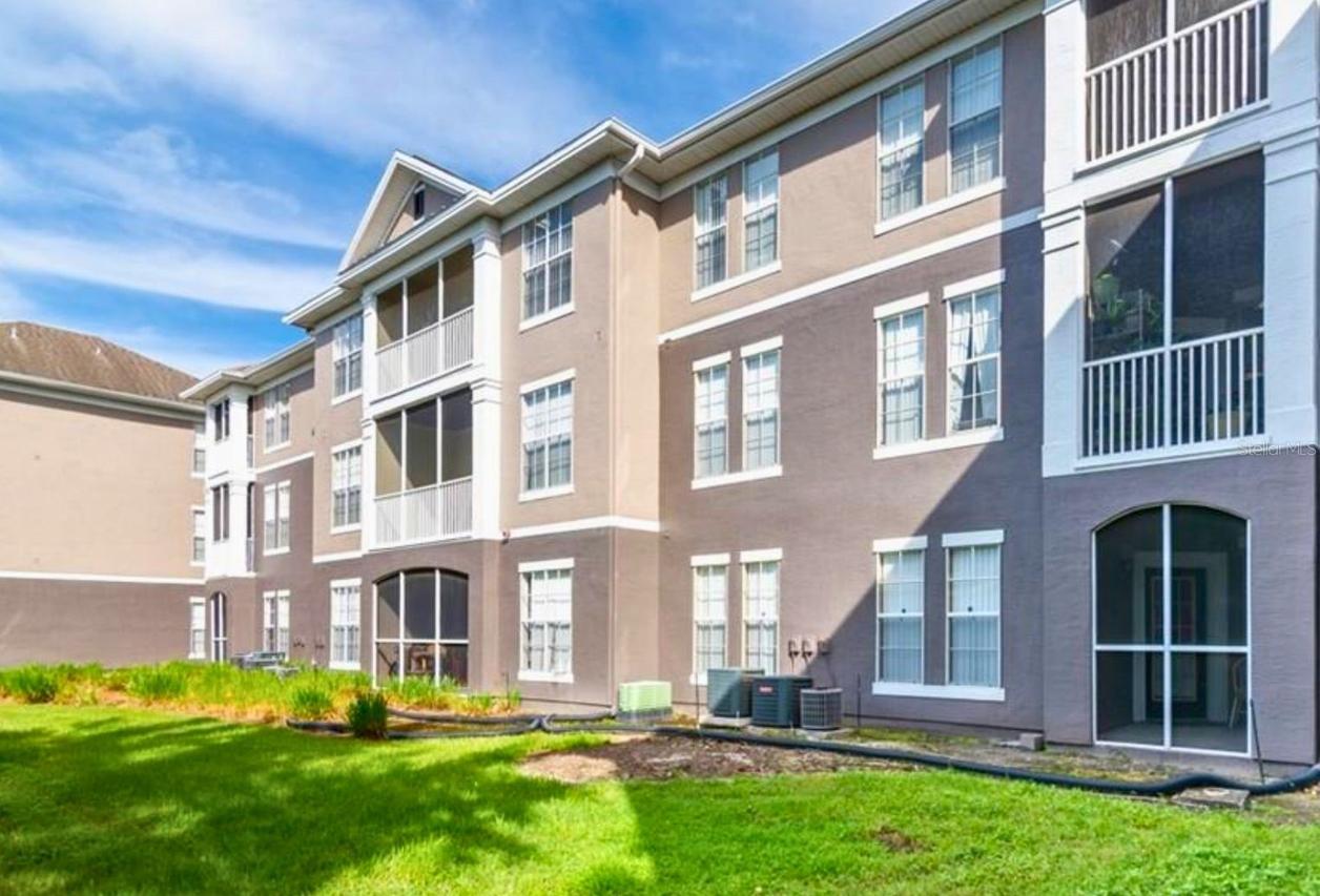 9320 Crescent Loop Cir. #206, Tampa, FL 33619