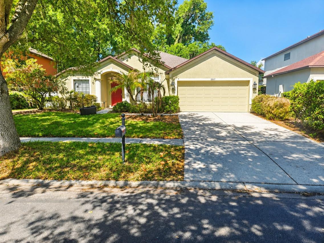 2017 Abbey Trace Dr., Dover, FL 33527