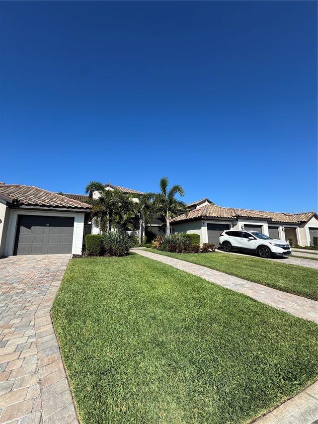 5664 Palmer Cir. #106, Lakewood Ranch, FL 34211