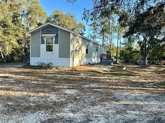 106 Lake Cir., Satsuma, FL 32189
