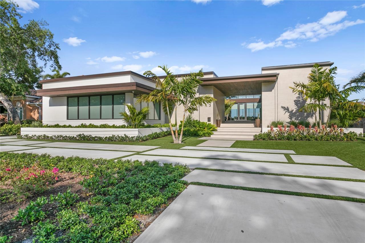 323 Cordova Blvd., St Petersburg, FL 33704