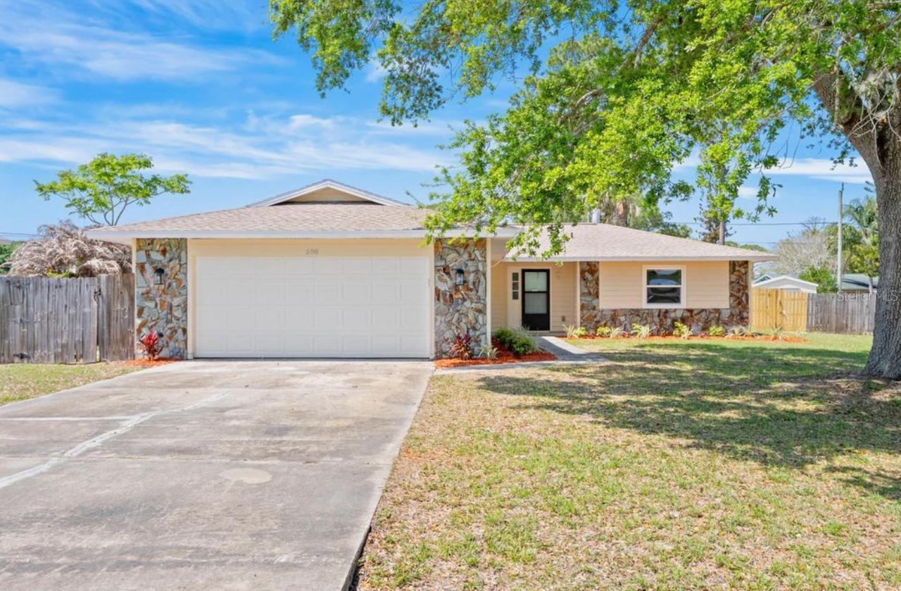 598 Consolata Ave., Palm Bay, FL 32907