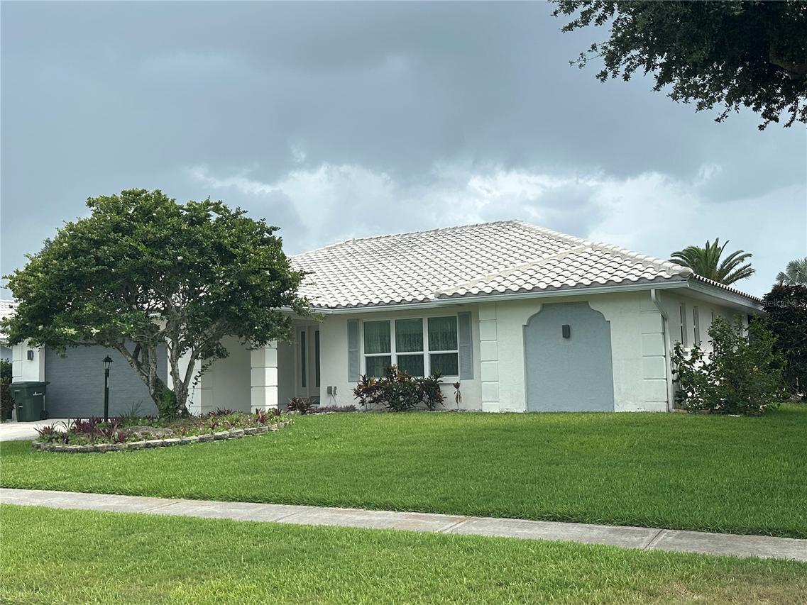 1137 Hoover St., Nokomis, FL 34275