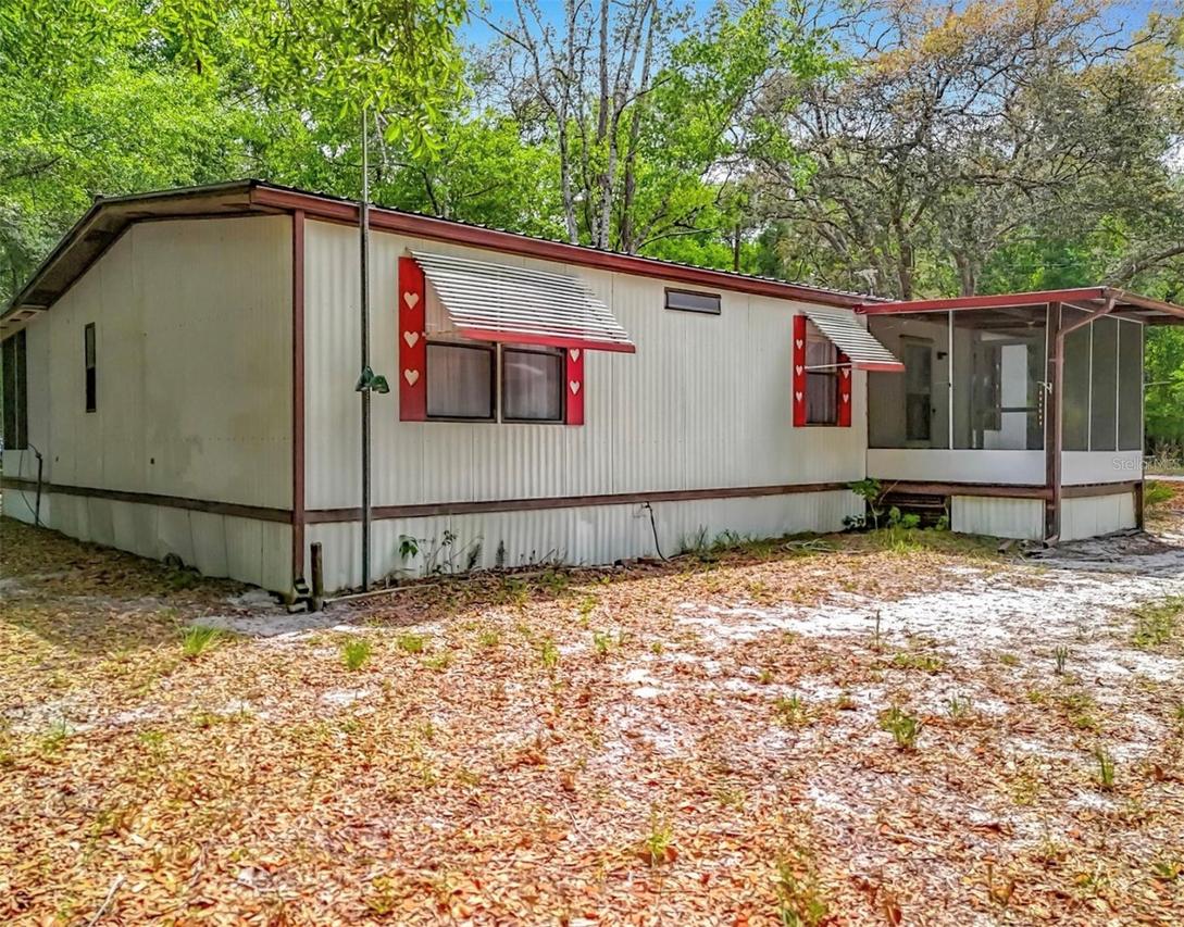 45832 Michigan Rd., Altoona, FL 32702