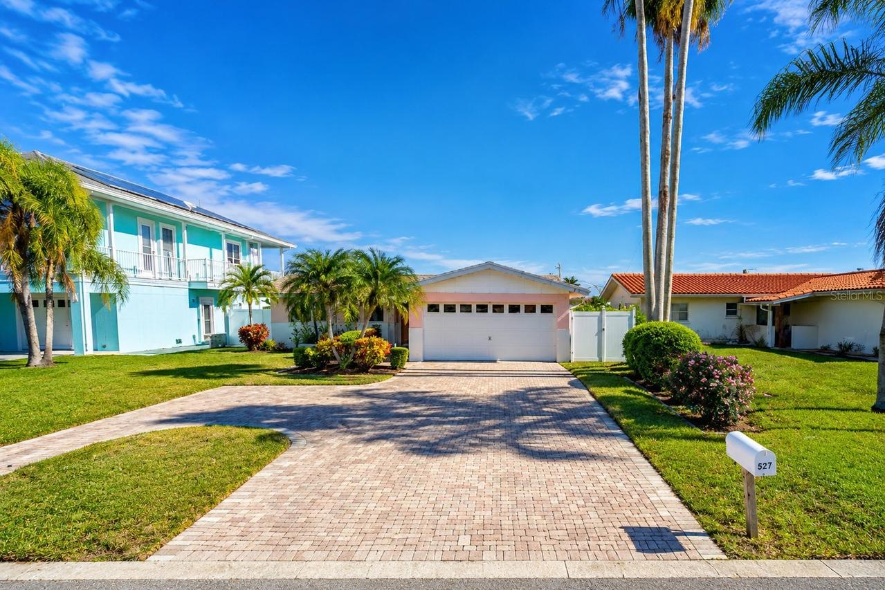527 Lillian Dr., Madeira Beach, FL 33708