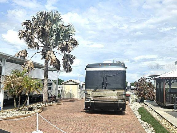 318 Broken Woods Blvd., Davenport, FL 33837