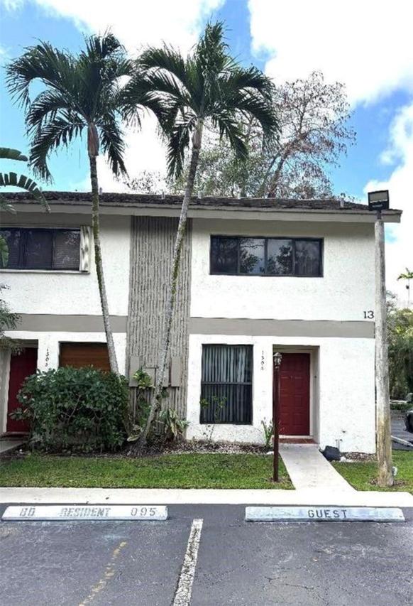 3082 S Oakland Forest Dr. #1306, Oakland Park, FL 33309