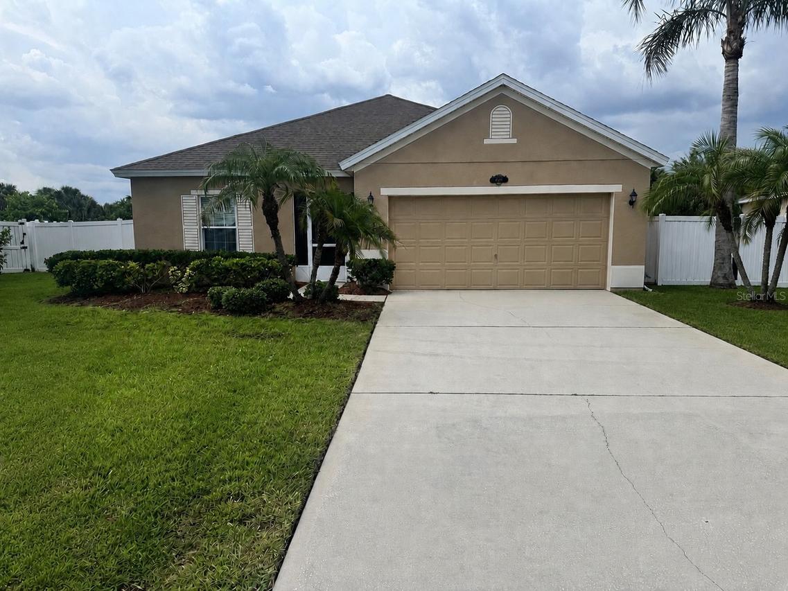 2198 Snapdragon Dr., Palm Bay, FL 32907