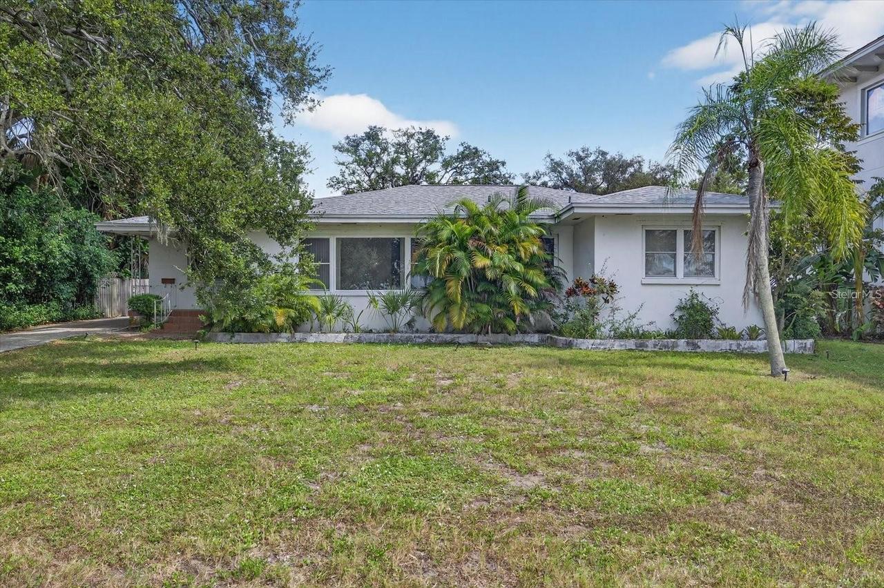 215 Edgewater Dr., Dunedin, FL 34698