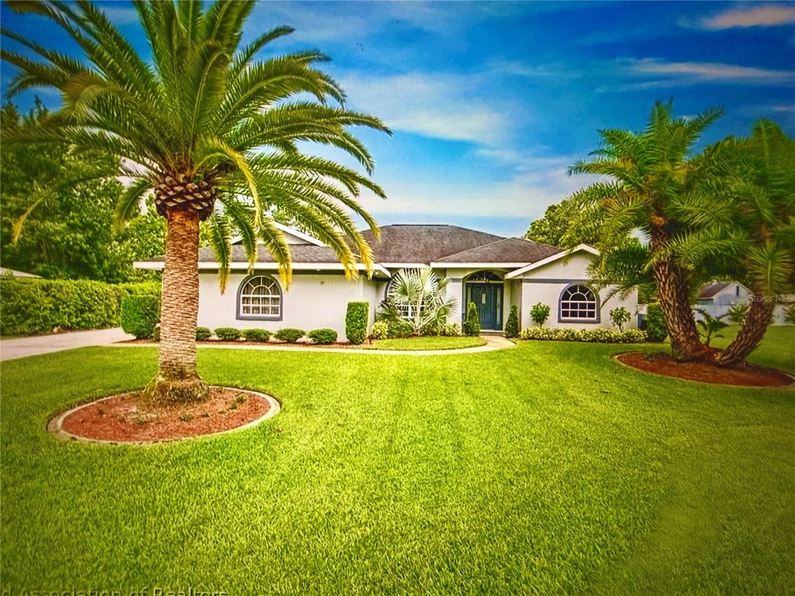 206 Westwood Ct., Sebring, FL 33872