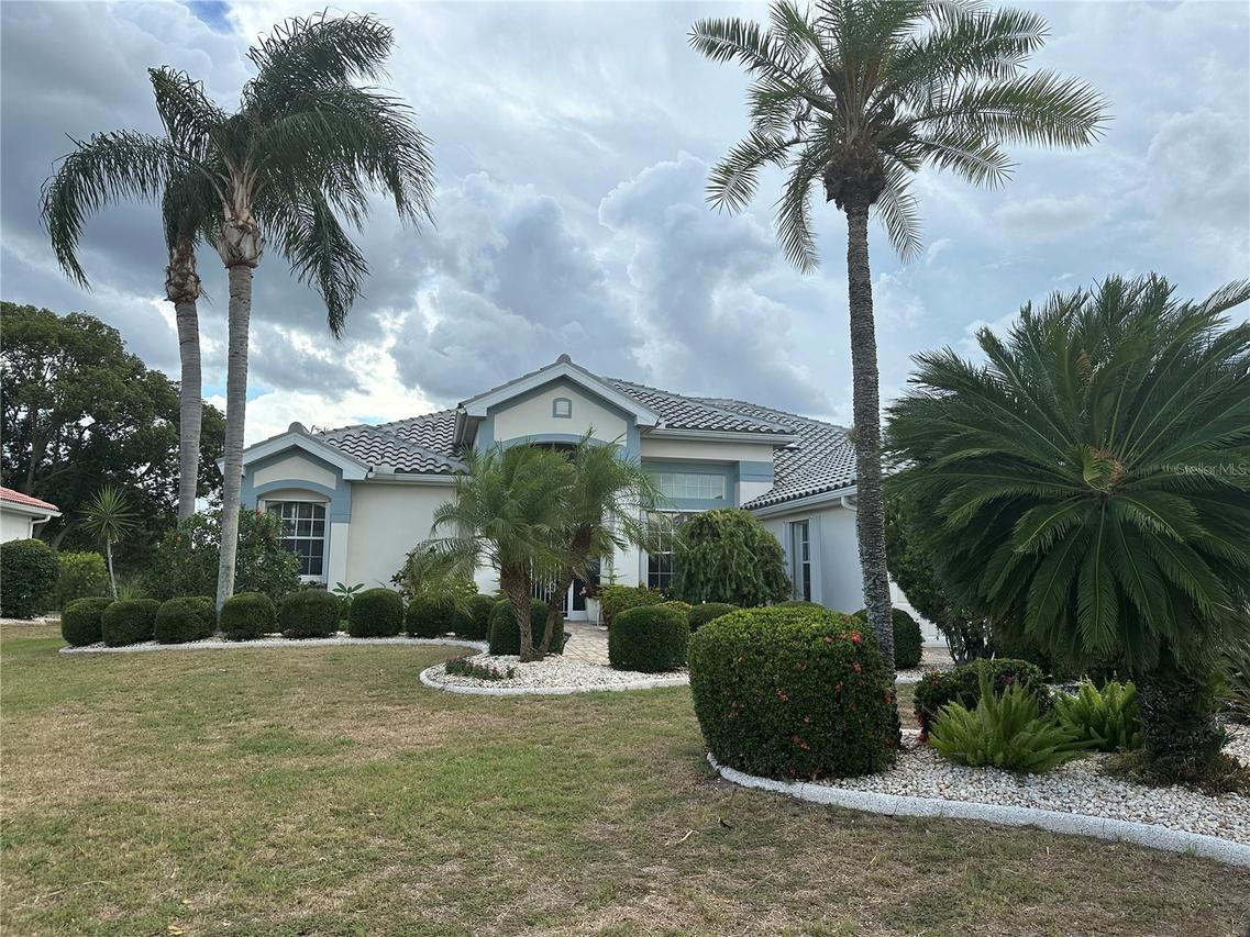 1136 Signature Dr., Sun City Center, FL 33573