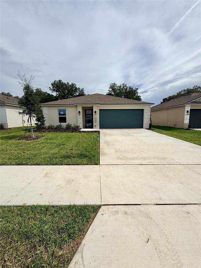 227 Skyfield Ct., Lady Lake, FL 32159