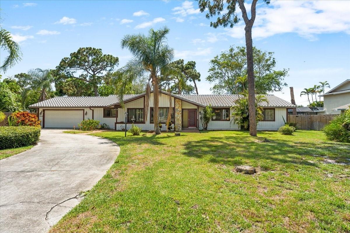 9956 131st St., Seminole, FL 33776