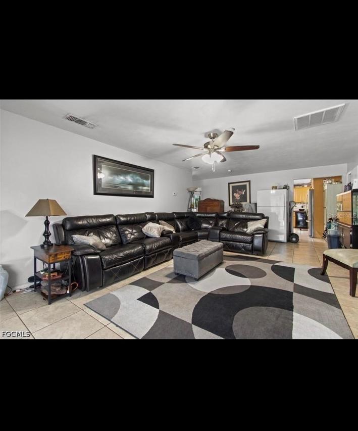 1912 Howe Ct., North Fort Myers, FL 33903