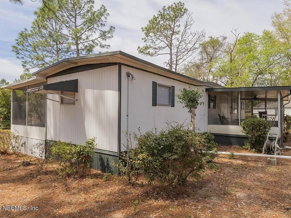 121 Venice Dr., Interlachen, FL 32148