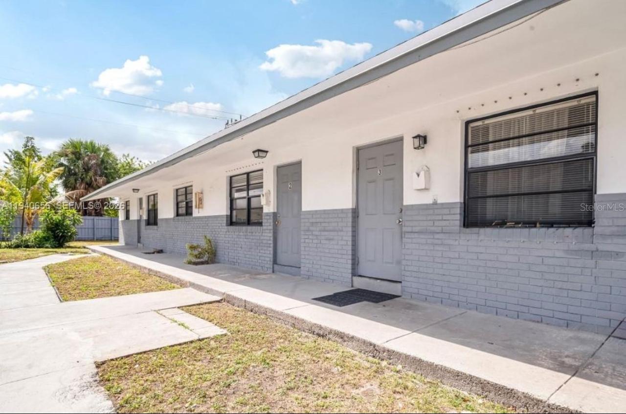 4120 SW 19th St. #1-3, West Park, FL 33023