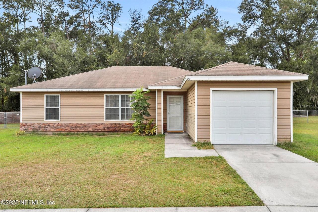 242 Mango Dr., Palatka, FL 32177