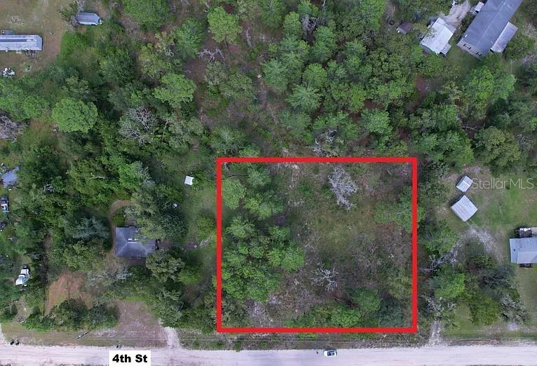 208 4th St., Satsuma, FL 32189