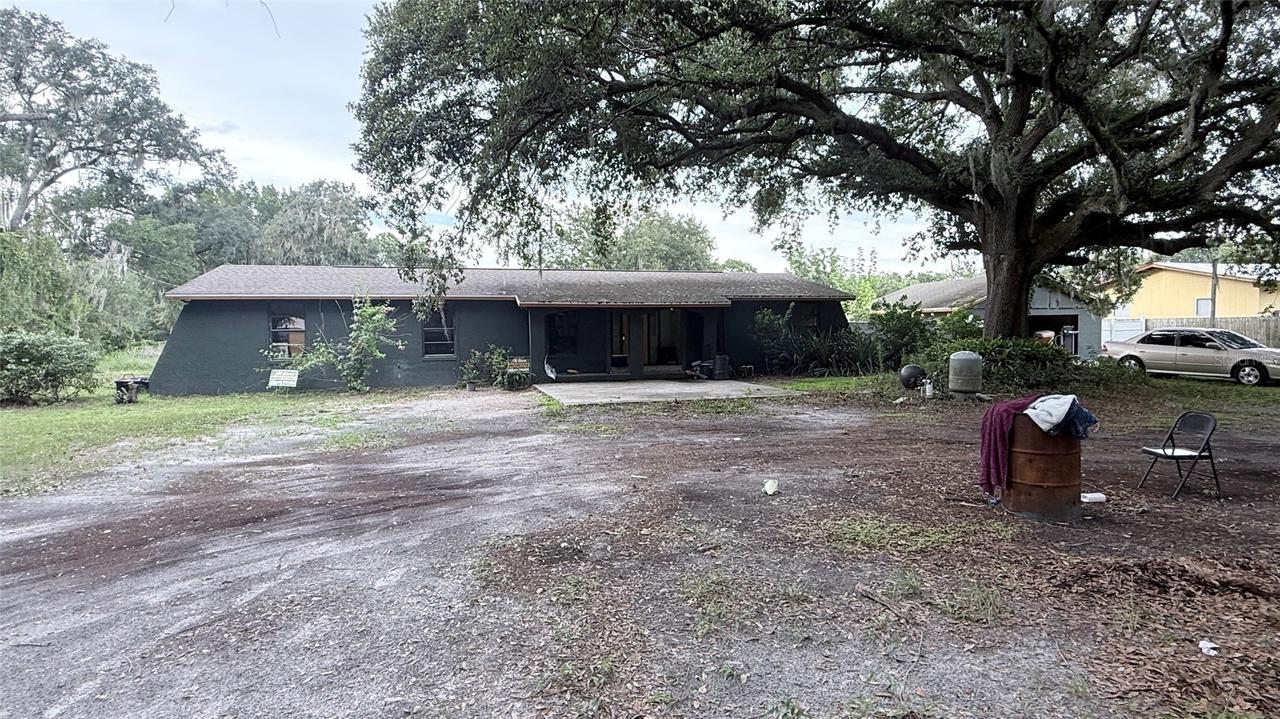 5828 Connell Rd., Plant City, FL 33567