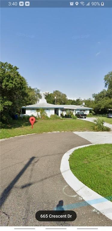 665 Crescent Dr., Largo, FL 33770