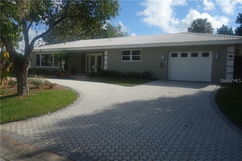 2607 Tanglewood Dr., Sarasota, FL 34239