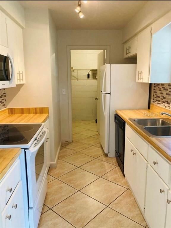 3551 Aloha Dr., Sarasota, FL 34232