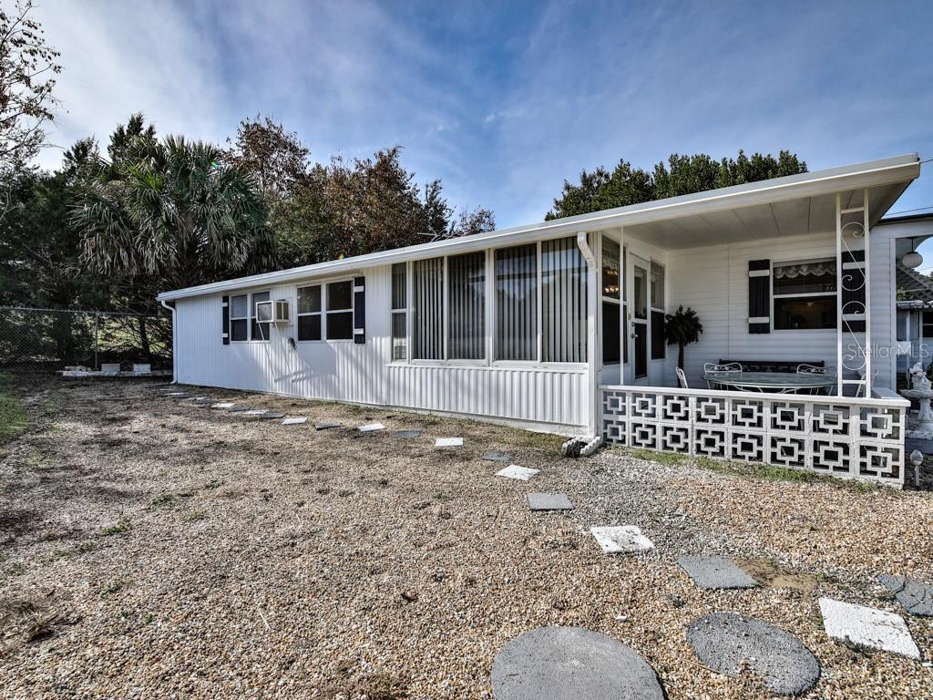 11750 Hickory Ln., Tavares, FL 32778